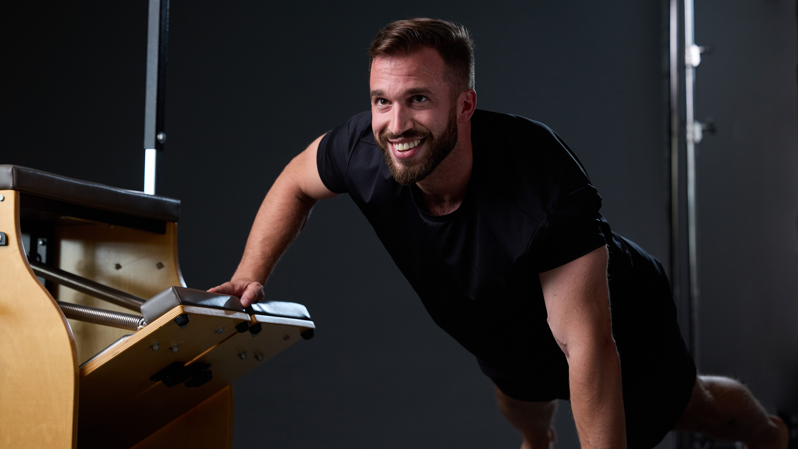 Pourquoi les hommes devraient intégrer le Pilates à leur routine sportive?