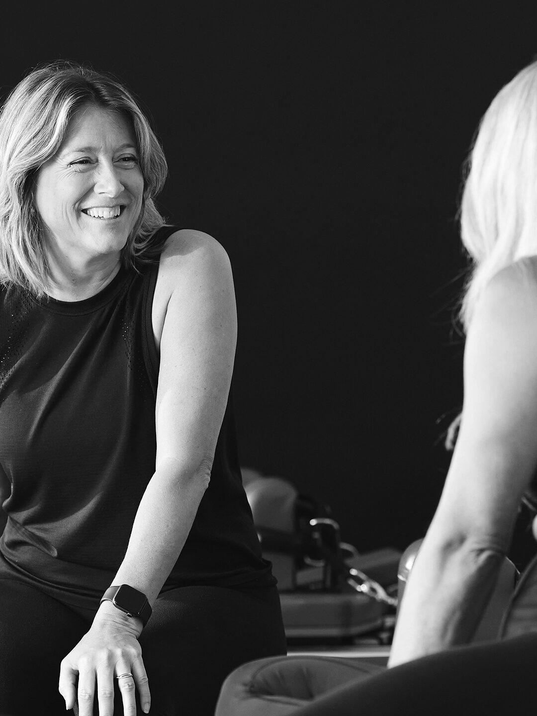 Deux clientes de Connexion Pilates sur un Reformer à Laval